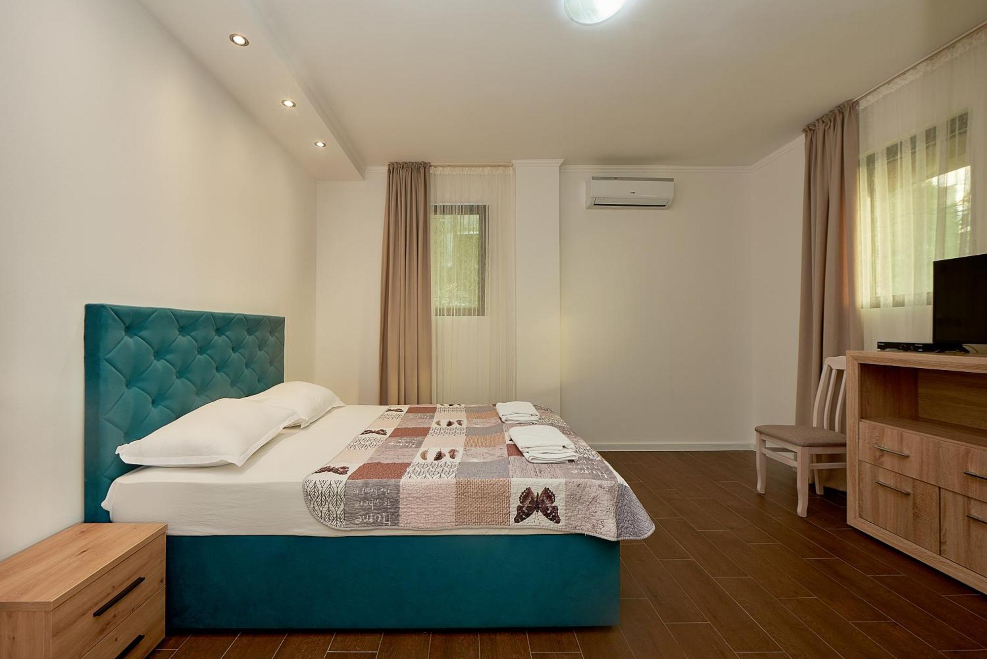 Adria Lux Apartmens 2 Sveti Stefan Exterior photo