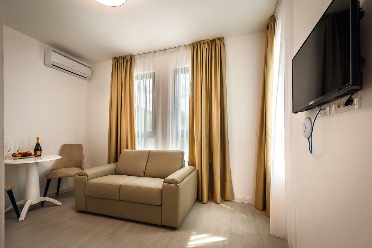 Adria Lux Apartmens 2 Sveti Stefan Exterior photo
